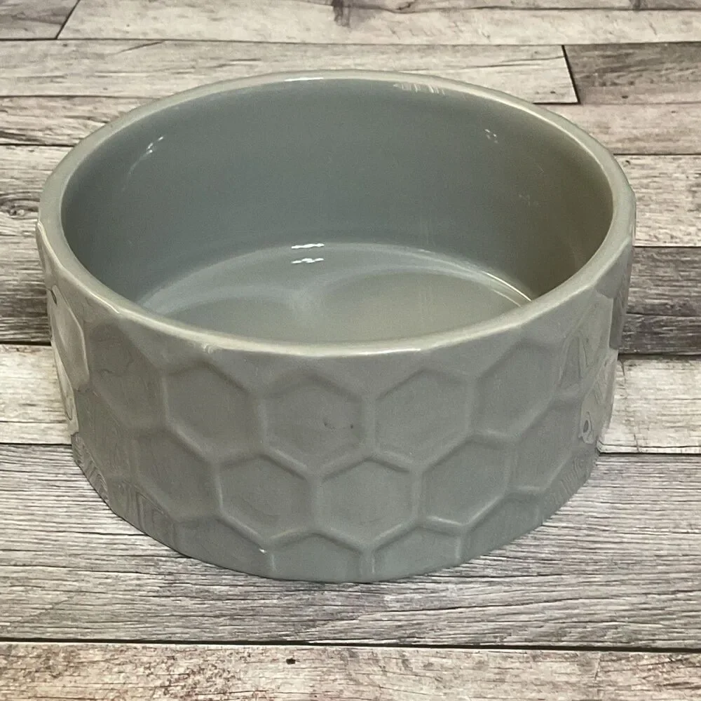 Sonoma Good For Life Honeycomb Design Ceramic Dog Bowl.6” x 3”.EUC